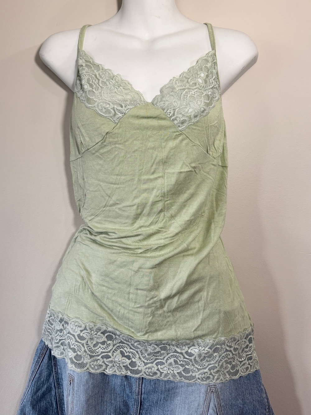 TC Y2K Light Green Lace Trim Early 2000s Camisole Tank Top